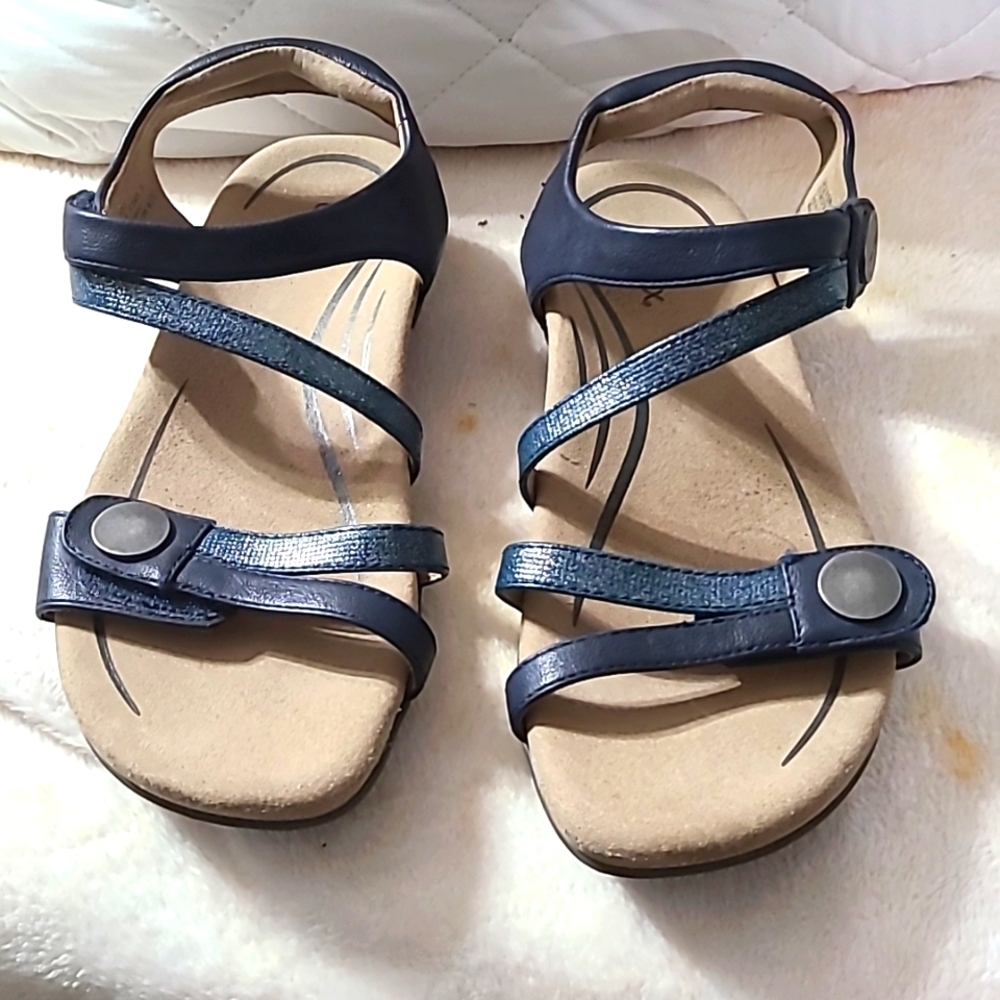 Aetrex sandals